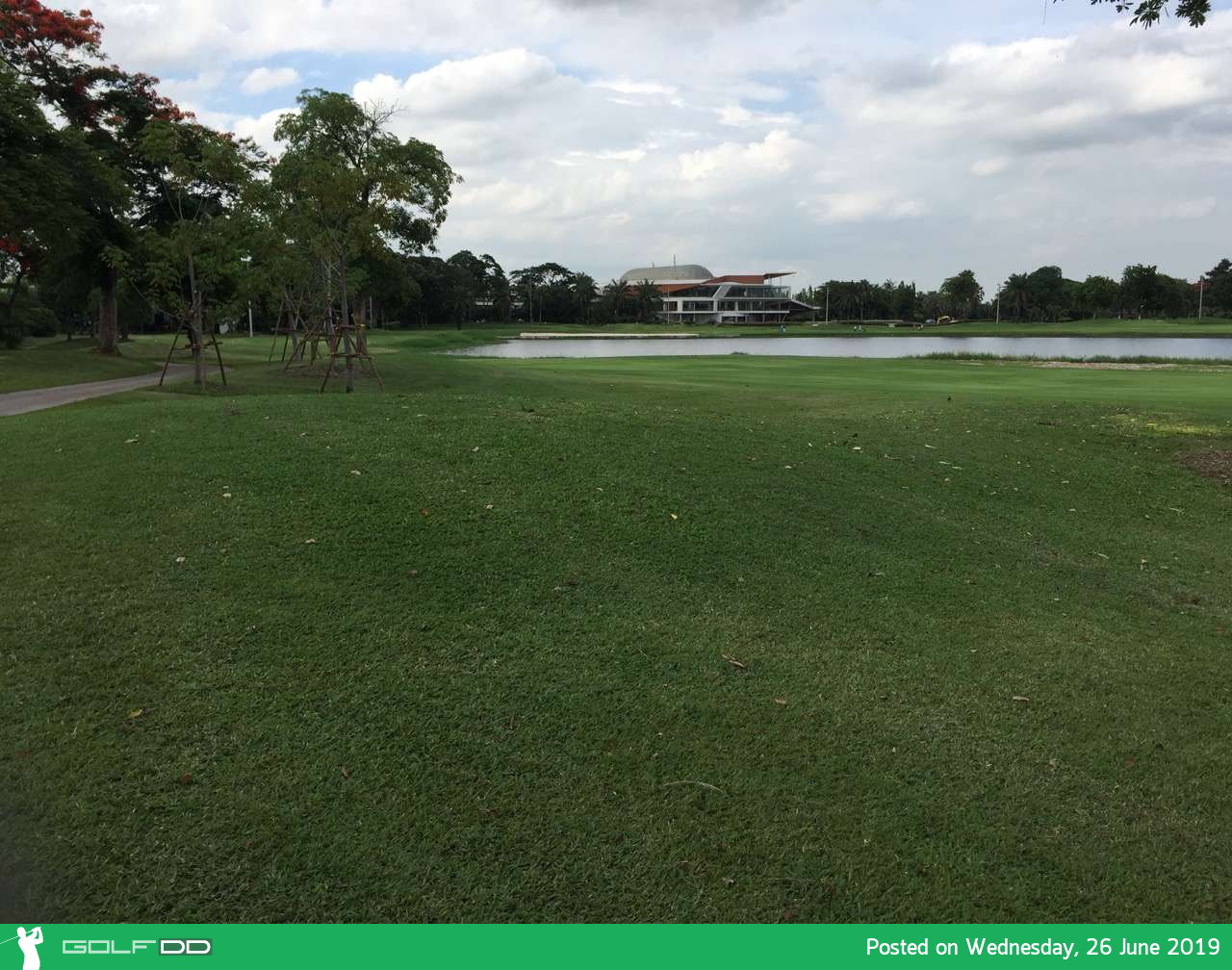 ยืนหนึ่งของนักกอล์ฟสายดูนกที่ The Legacy Golf Club กรุงเทพฯ Booking Teetime กับ golfdd จ่ายเงินที่สนามได้เลย