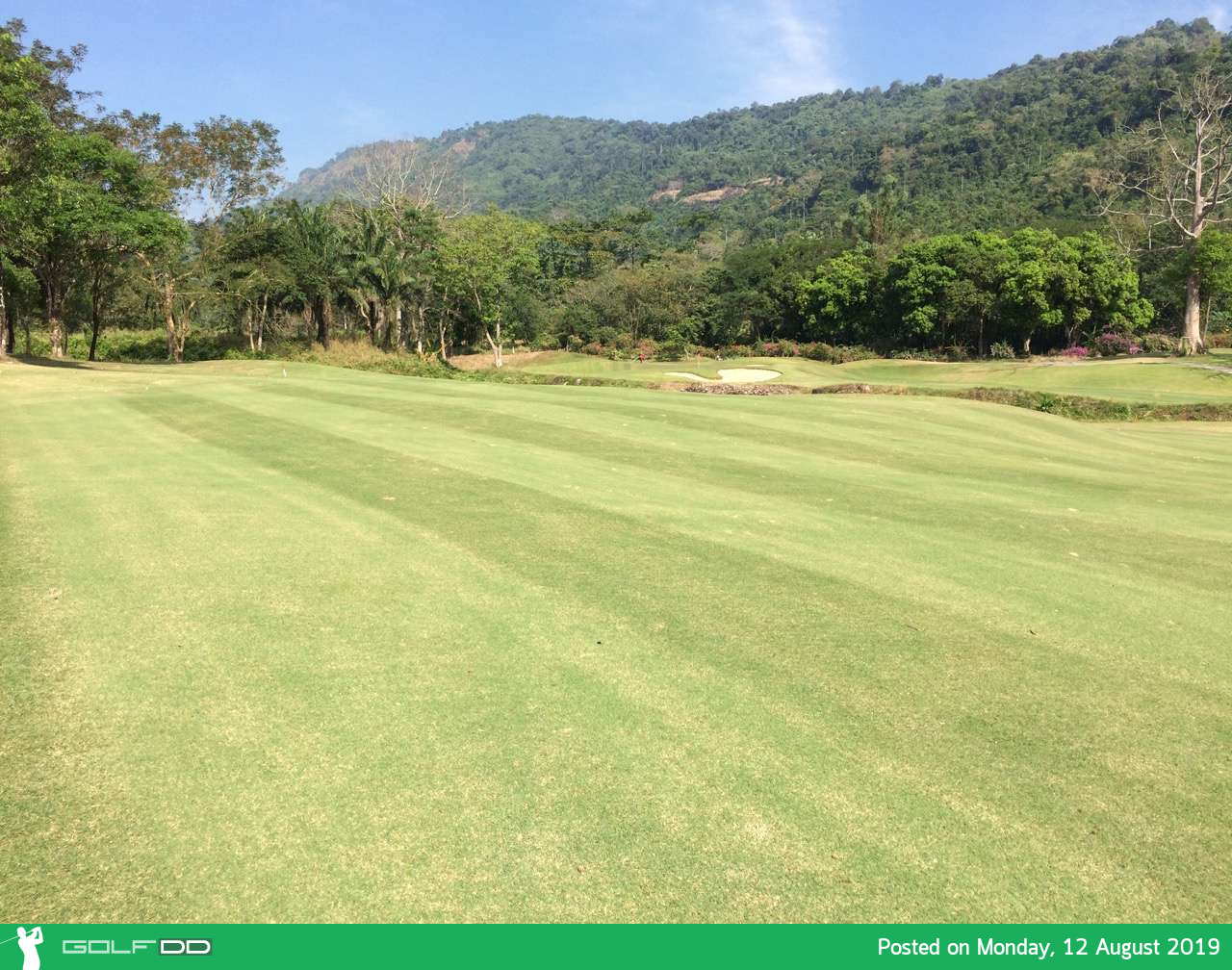 โปรยั่วๆ ท่ามกลางธรรมชาติที่ Royal Hills Golf Resort & Spa นครนายก พร้อม Booking Teetime กับ golfdd จ่ายเงินที่สนามได้เลย