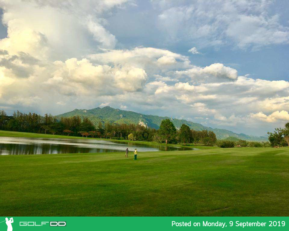 มาเร็วๆ ทางนี้ โปรลด 75% ออกรอบแค่ 500 บาท ที่ Sir James Country Club สระบุรี จองผ่าน Golfdd จ่ายหน้าสนามได้เลย