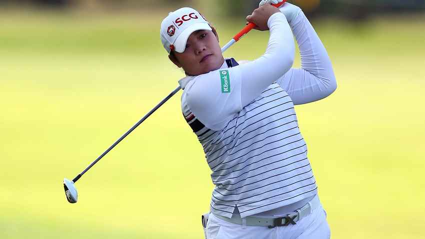 โปรเม ขึ้นนำร่วม ใน CP Women's Open วันแรก 