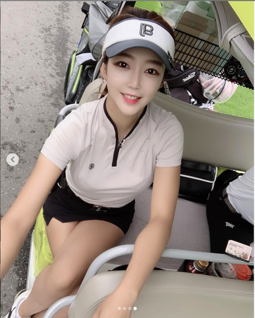 สาวคนนี้ชื่อ Sanghee Eunsoo เป็นโปรกอล์ฟสาวชาวเกาหลีใต้ซักวันเธอจะมาลงแข่งกอล์ฟที่ Honda LPGA  แน่นอน ดูจากวงในคลิปแล้ว - Booking Golf 