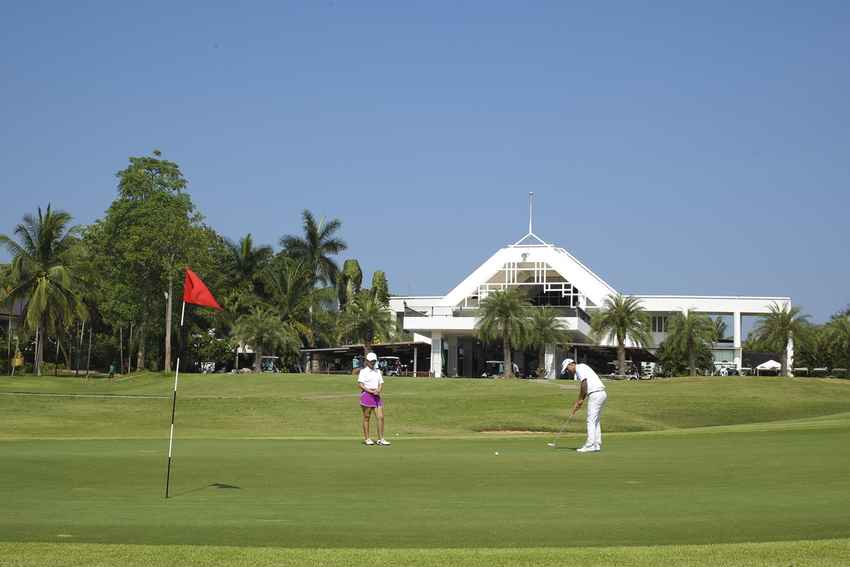 วันหยุด เที่ยวสนุกทั้งครอบครัวที่ The Majestic Creek Country Club หัวหิน พร้อม Booking Teetime กับ golfdd จ่ายเงินที่สนามได้เลย 