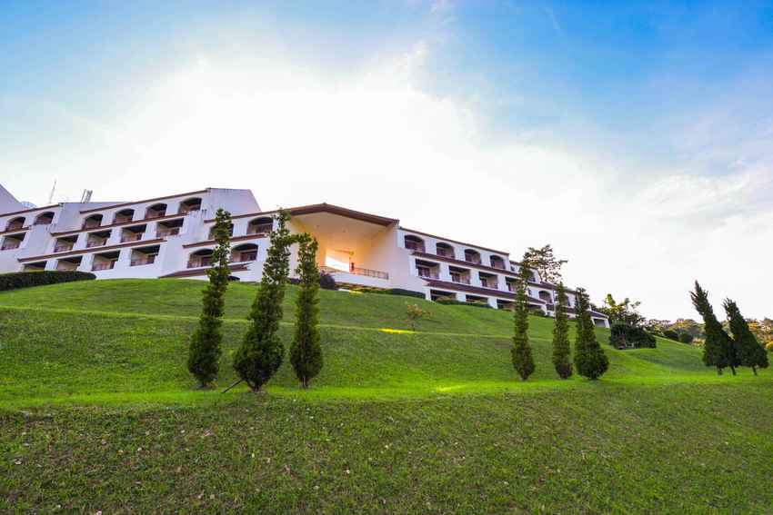 วันหยุดยาวๆ ออกรอบยาวๆ ที่ Sir James Country Club สระบุรี พร้อม Booking Teetime กับ golfdd จ่ายเงินที่สนามได้เลย 