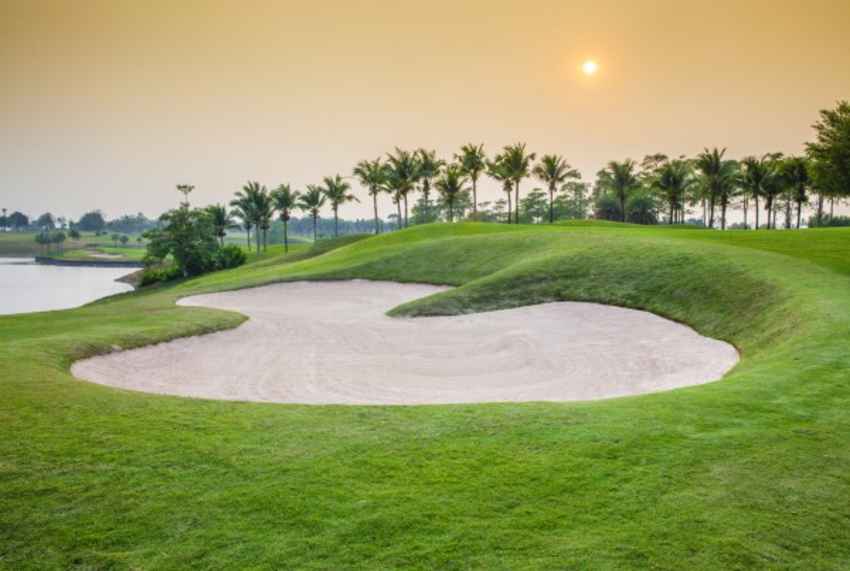 โปรร้อนๆ ลุกเป็นไฟยาว 8 เมตร พิเศษลด 75% แถมไม่ต้องเดินทางไกล ที่ Pattana Golf Club and Resort ชลบุรี 