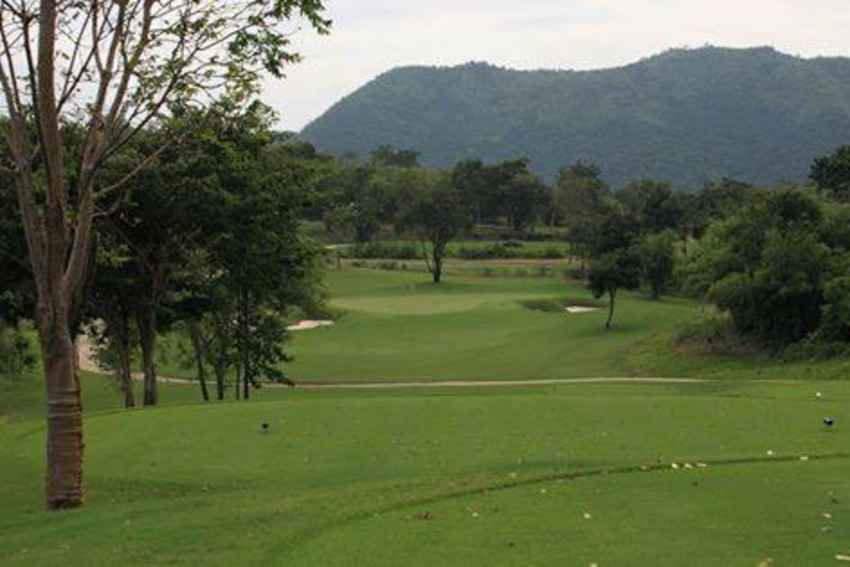 ออกรอบ โปรดี ลด 50% ที่ Kaeng Krachan Country Club and Resort เพชรบุรี พร้อมจองผ่าน golfdd จ่ายเงินที่สนามได้เลย 