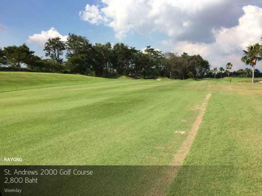 วันว่างทั้งที มาตีกอล์ฟกันที่ St. Andrews 2000 Golf Course 