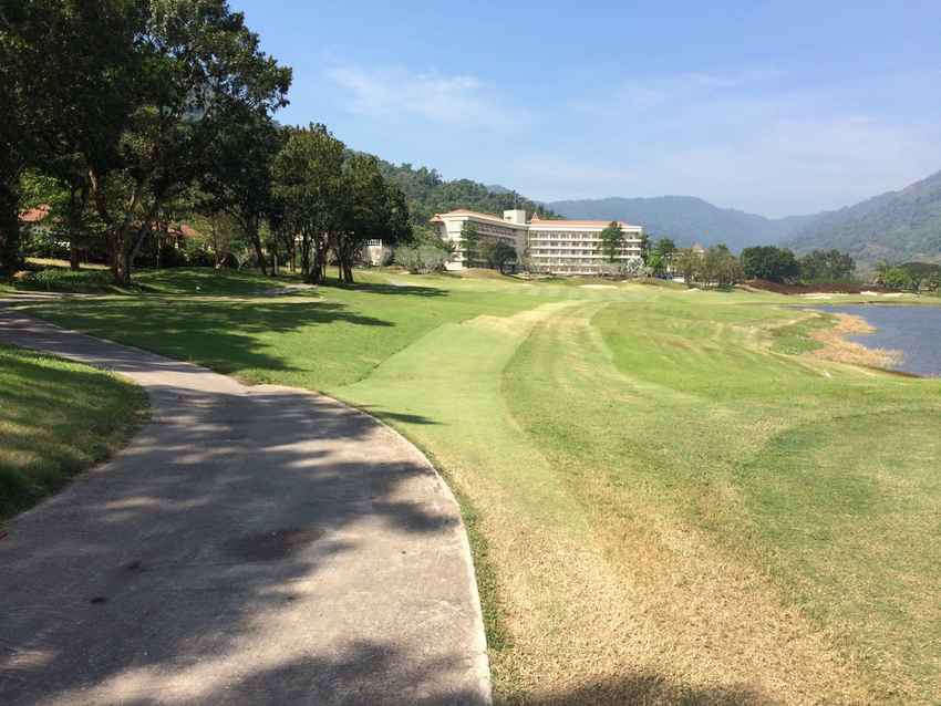 เชิญเก็บเกี่ยวช่วงเวลาอันแสนประทับใจ ตีกอล์ฟที่ Royal Hills Golf Resort & Spa 