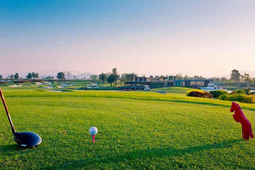 เที่ยวปากช่อง แวะลองสนาม Rancho Charnvee Resort & Country Club 