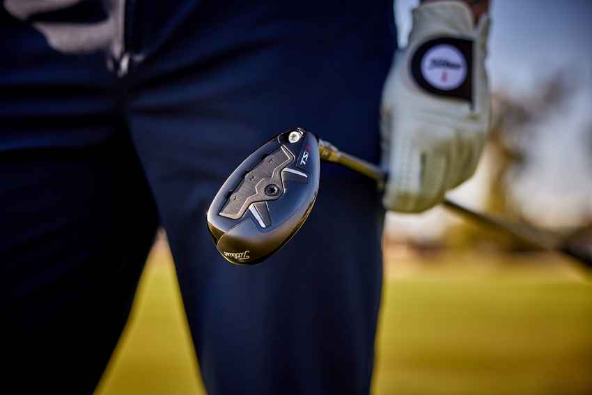 TITLEIST ขอแนะนำไม้ไฮบริด TSi2 และ TSi3 รุ่นใหม่ ไม้ไฮบริดที่มีระบบปรับแต่งคอไม้ที่แม่นยำ เพิ่มความสมบูรณ์แบบให้กับหัวไม้ตระกูล TSi ที่ทั้งไดรเวอร์และหัวไม้แฟร์เวย์ได้รับความนิยมสูง ทั้งในทัวร์ และในตลาดกอล์ฟ 