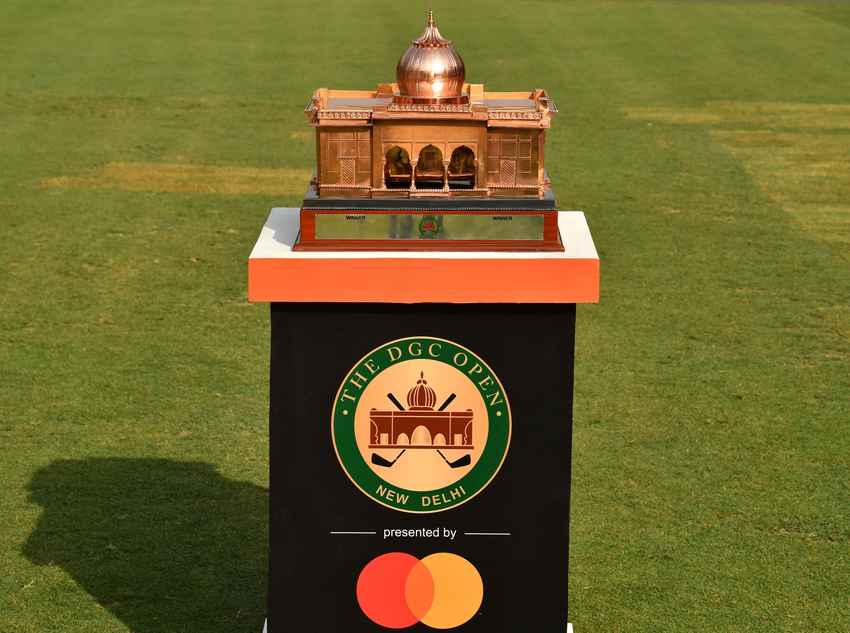 ถ้วยรางวัลแชมป์ เอเชียนทัวร์รายการ DGC Open presented by Mastercard 