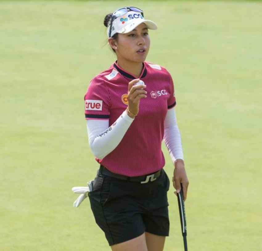 สาวน้อยมหัศจรรย์นำเดี่ยว  "โปรจีน"อาฒยา ฐิติกุล โปรกอล์ฟมือ 2 ของโลก ขึ้นนำเดี่ยวในวันแรกของการแข่งขันกอล์ฟหญิง LPGA Tour รายการ BMW Ladies Championship ที่ประเทศเกาหลีใต้ เมื่อวันที่ 20 ตุลาคม 