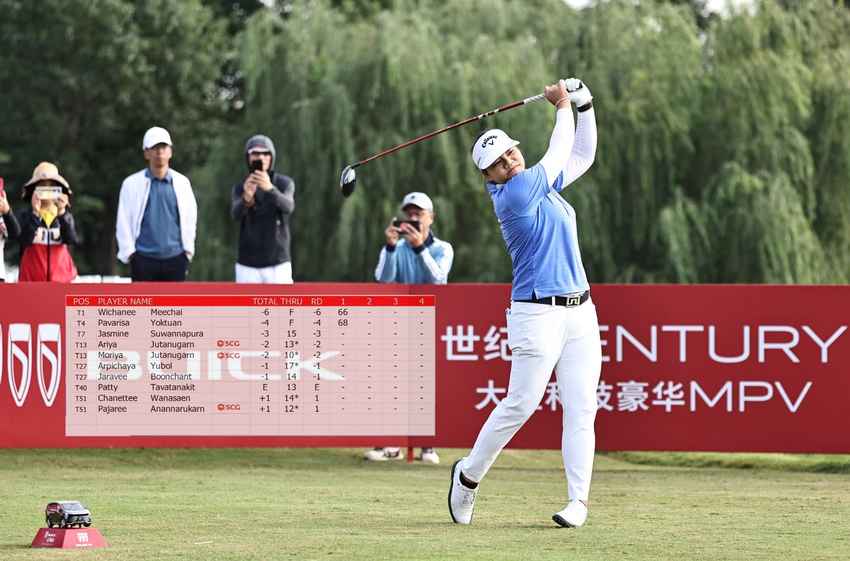 "แจน" วิชาณี มีชัย ฟอร์มดีในการแข่งวันแรก Buick LPGA Shanghai เมื่อวันพฤหัสบดีที่ 12 ตุลาคม 2566 