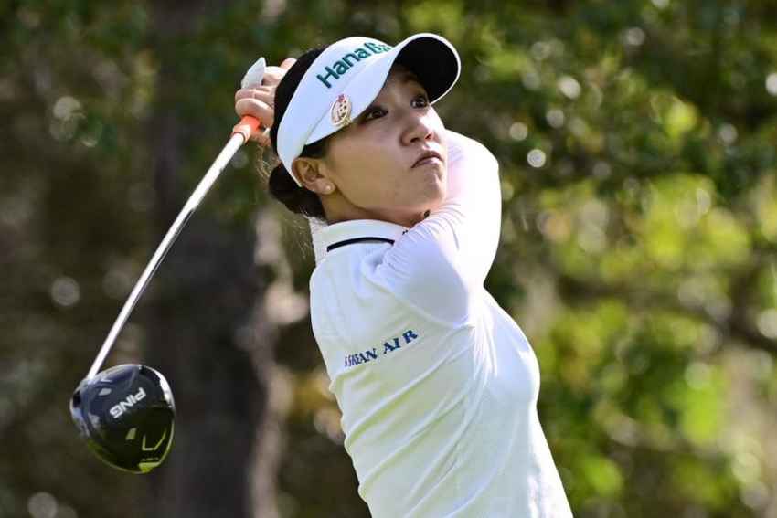 ลิเดีย โค นำร่วมกับ อายากะ ฟูรูเอะ ที่สกอร์รวมคนละ 8 อันเดอร์ รอบสองรายการ Hilton Grand Vacations Tournament of Championship 