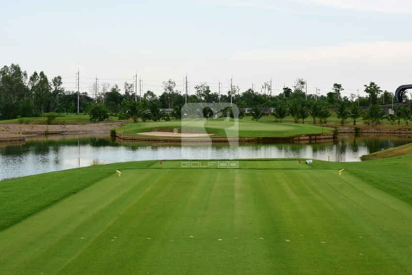 รีวิว สนามกอล์ฟ รอยัล บางประอิน 