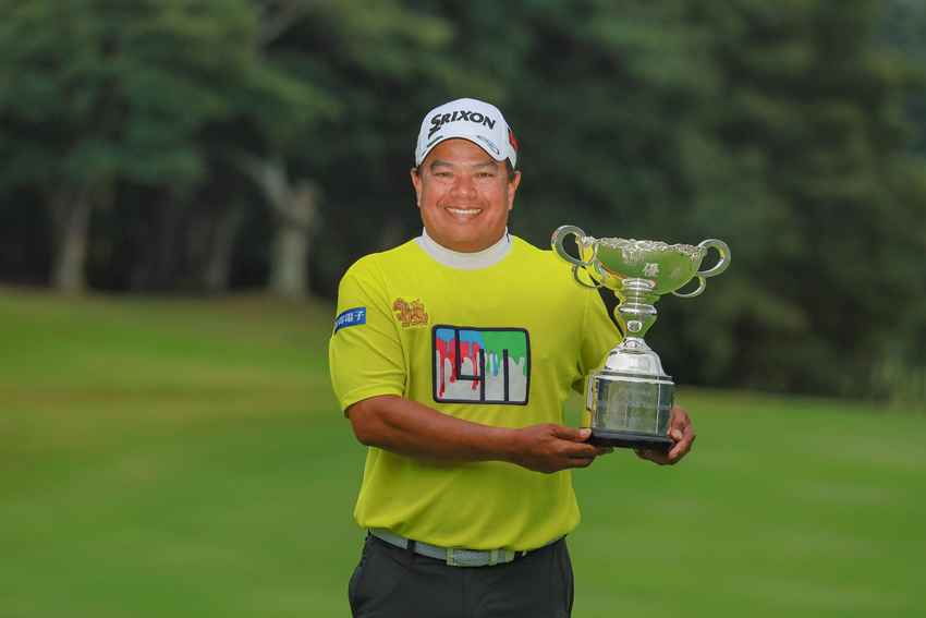 ขอแสดงความยินดีกับ “โปรหมาย” ประหยัด มากแสง คว้าแชมป์ Fukuoka Senior Open ของ Japan Senior Tour 